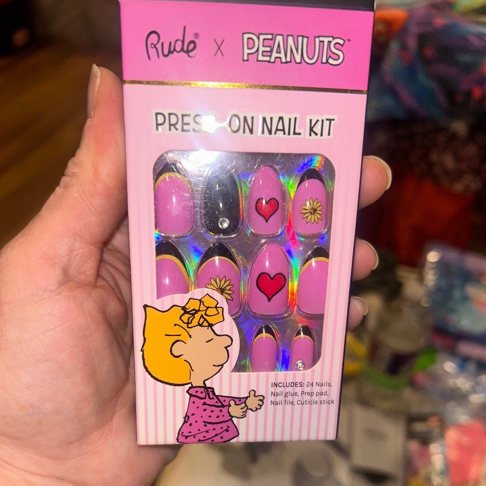 Rude x Peanuts 24 nails, glue, and more Nail kit